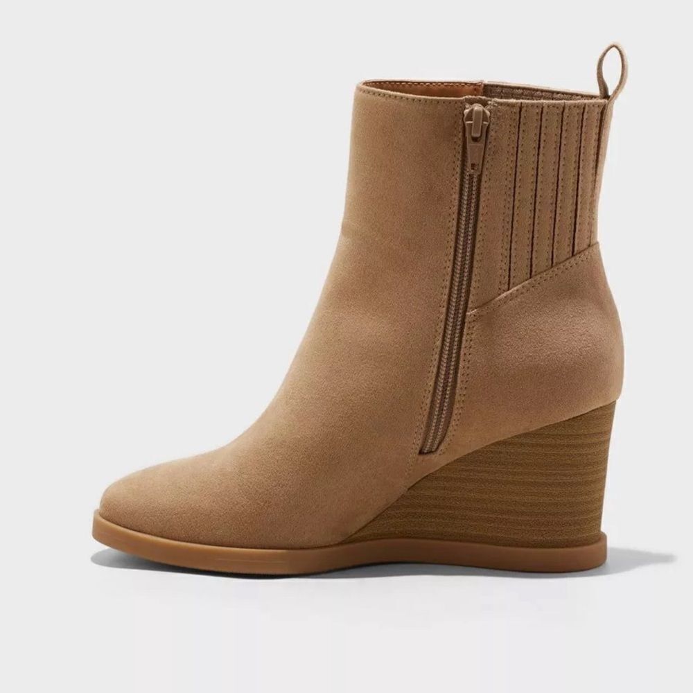 Universal Thread Cypress Women Taupe Faux Suede Wedge Heel Ankle Boots 7.5 NWT